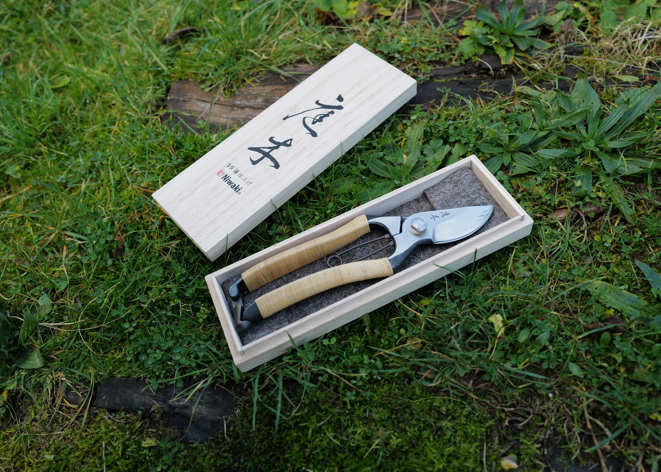 Rattan Tsubo Secateurs - Image 3