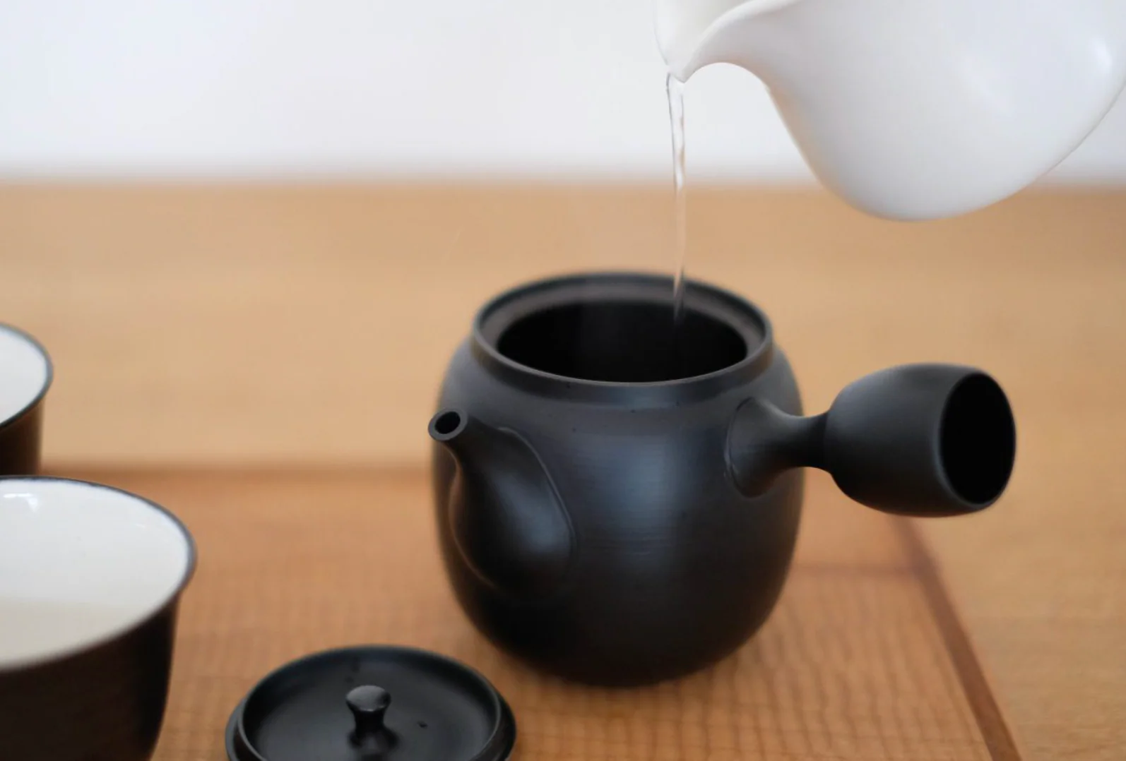 Susumu Tall Tea Pot - Image 3